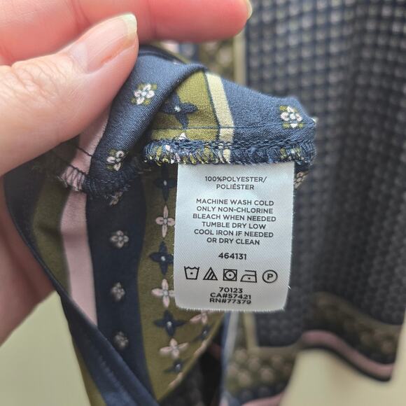 Ann Taylor Floral Flutter Sleeves Button Up Blouse Top Multicolor Size Medium - Picture 7 of 7